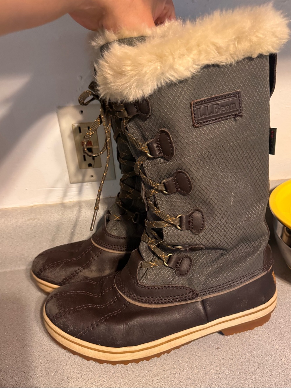 L.L. Bean green lined  Faux-Fur warm Winter Boots size 9 lace up tall